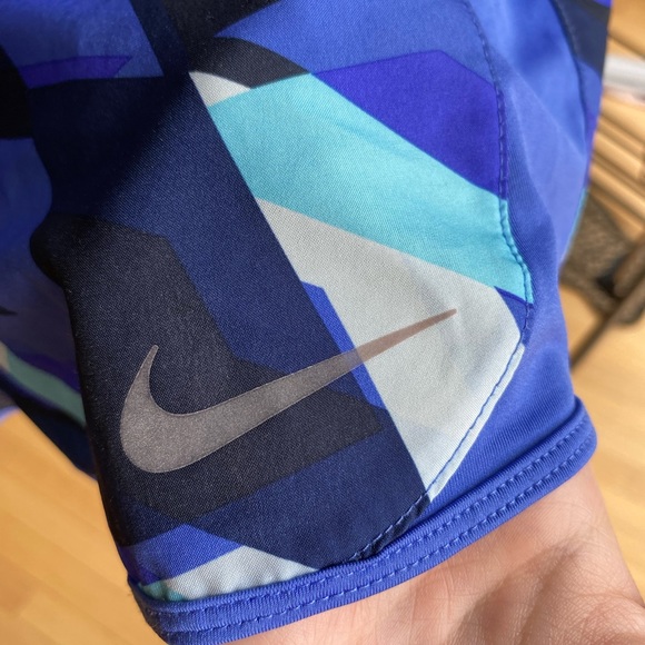 nike shorts, available in blue or black, fits usM - Picture 4 of 7